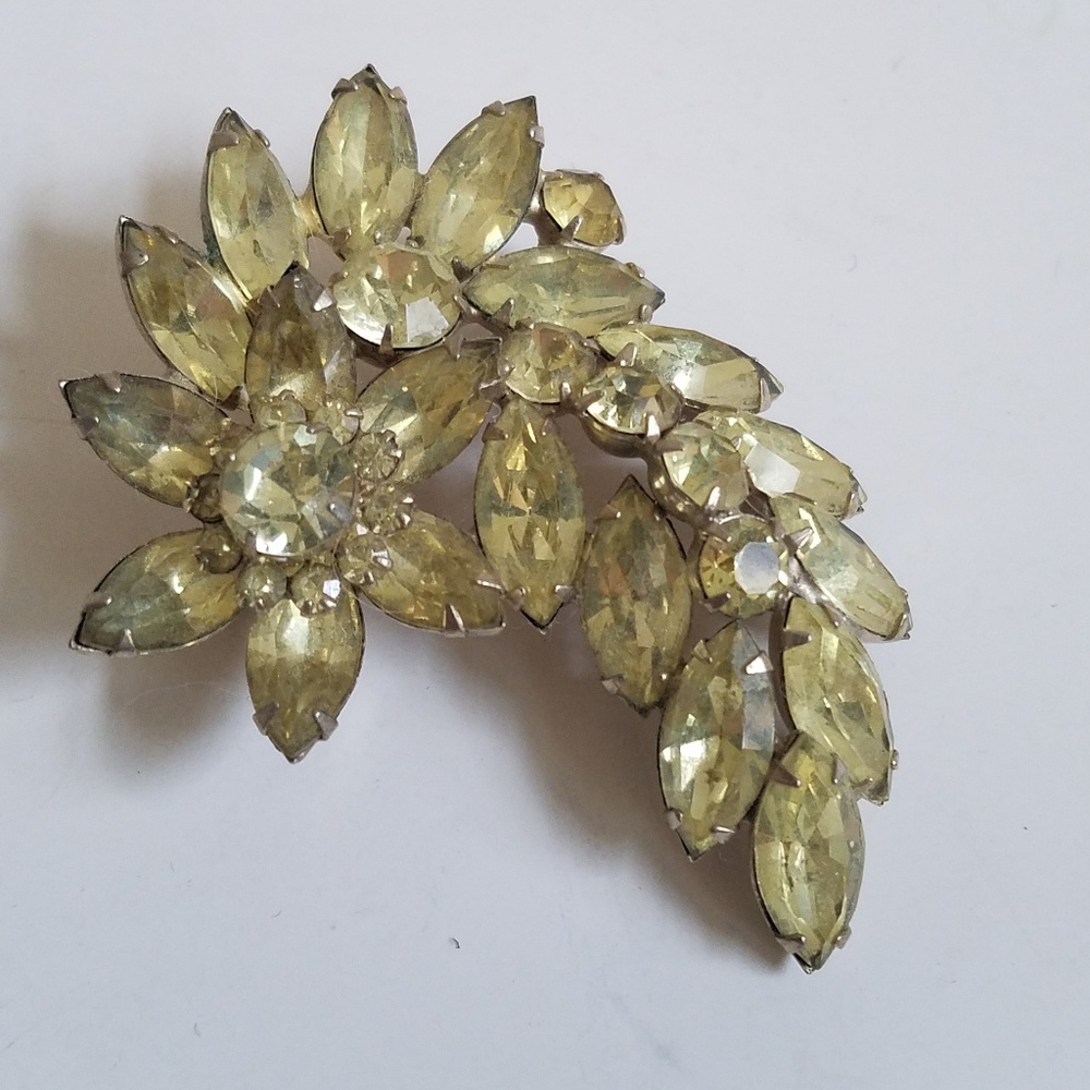Vtg Weiss Citron Rhinestone Flower Leaf Brooch Pin